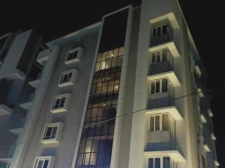 בית מלון כפרי Chitra Executive