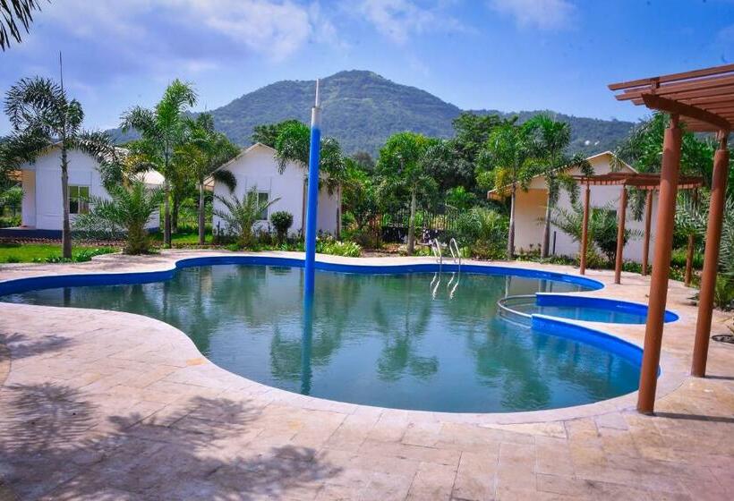 فندق Giri Sarovar Resort