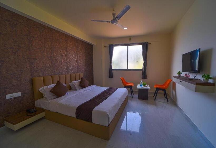 בית מלון כפרי Jurkis Kolhapur