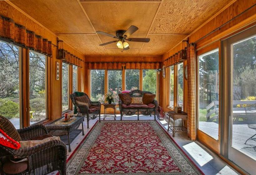 住宿加早餐  Purcellville Home