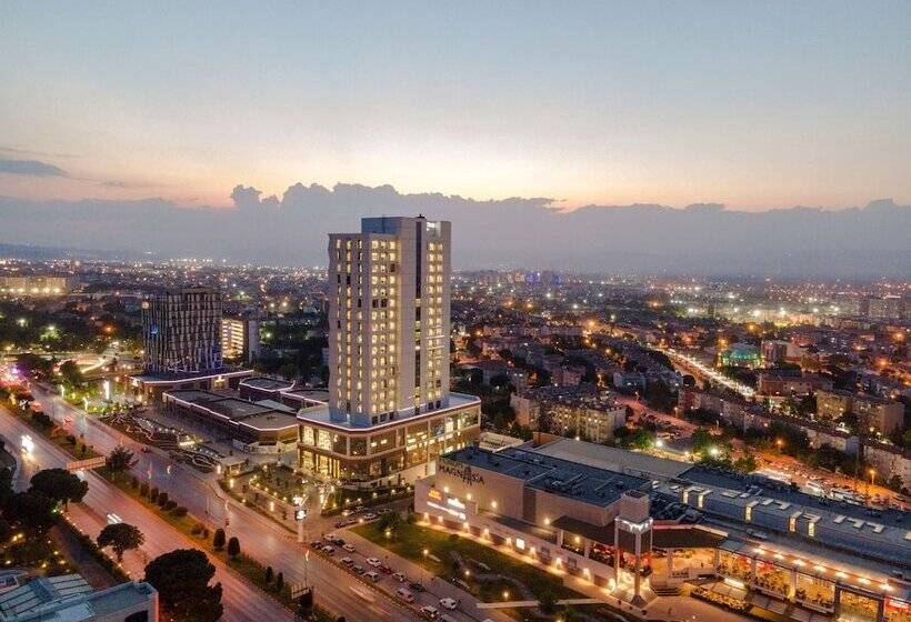 هتل Doubletree By Hilton Manisa