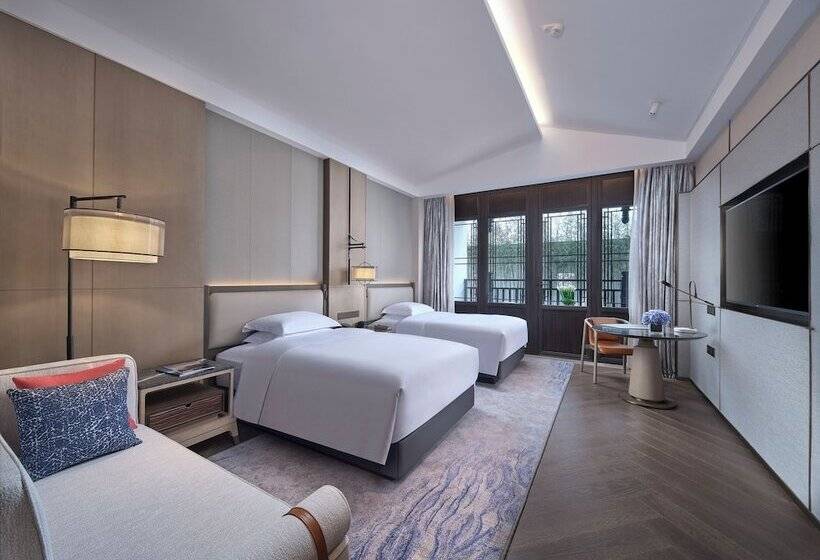هتل Doubletree By Hilton Yancheng Dayangwan