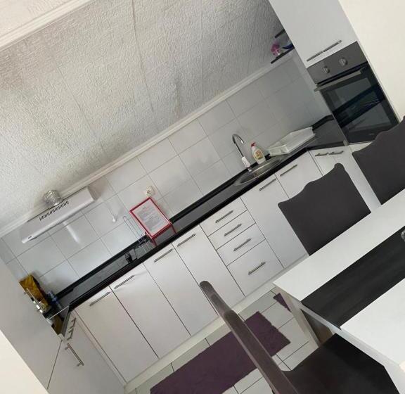 پانسیون Apartmani Petra