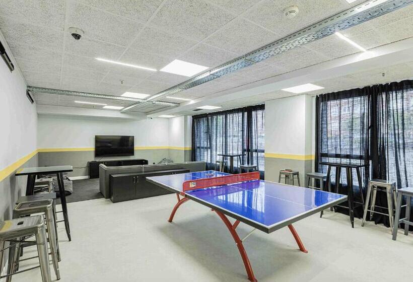 فندق صغير Micampus Santander Student Residence