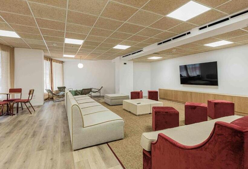 فندق صغير Micampus Santander Student Residence