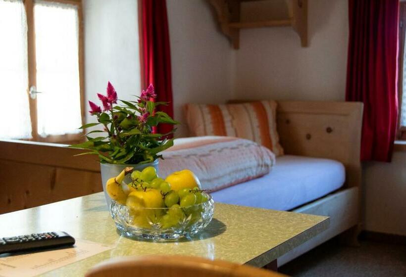 ベッドアンドブレックファースト Alpina Hotel Apartments