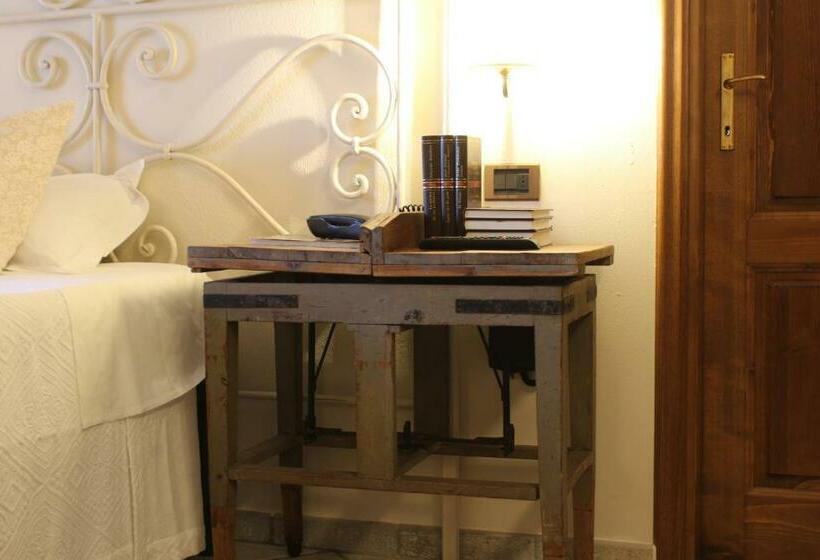 Boutique Hotel Fox S Inn