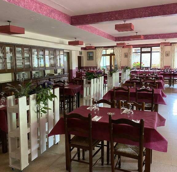 بنسيون Hostatgeria I Restaurant Coll De Condreu