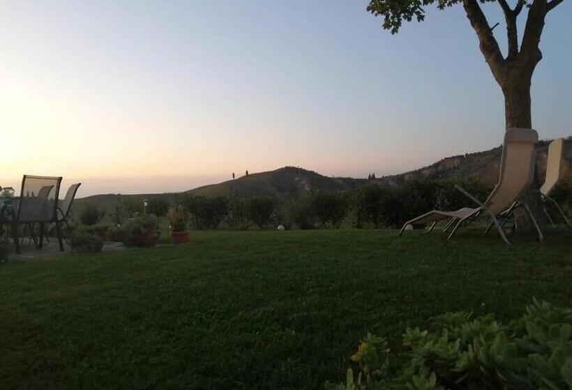 فندق Poggio Ai Legni