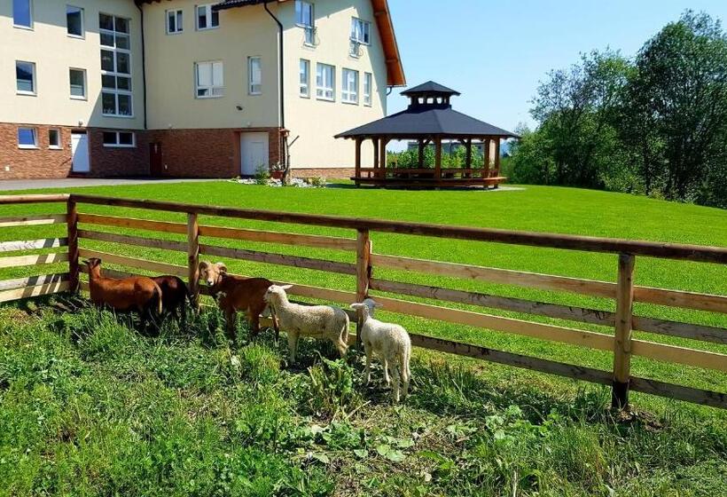 بنسيون Agrohotel Tri Brezy