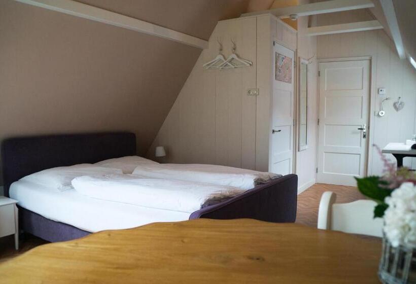 Bed and Breakfast Bij De Buren
