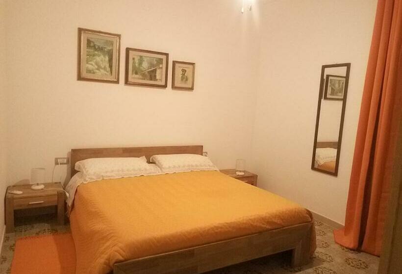 مبيت وإفطار I Tre Scalini