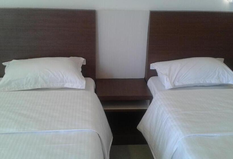 پانسیون Swiss Cottage