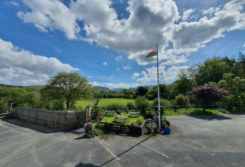 فندق صغير Basecamp Wales