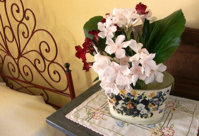 민박 Hazelnut Valley