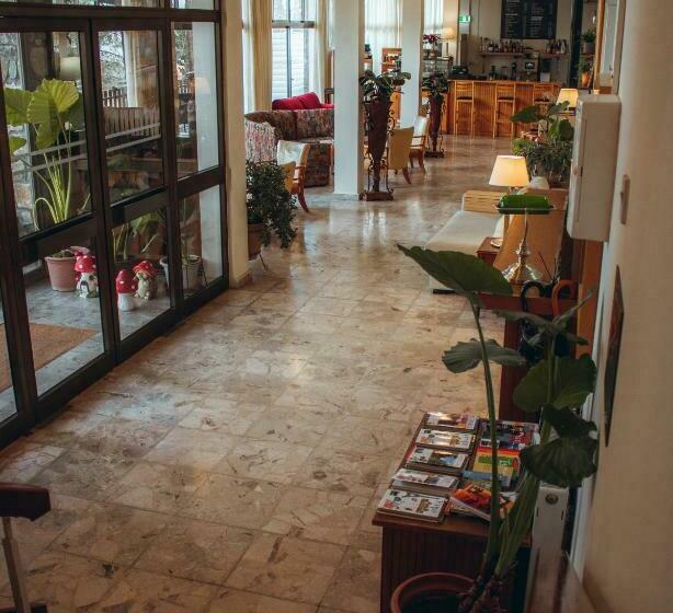ホテル Kallithea Inn