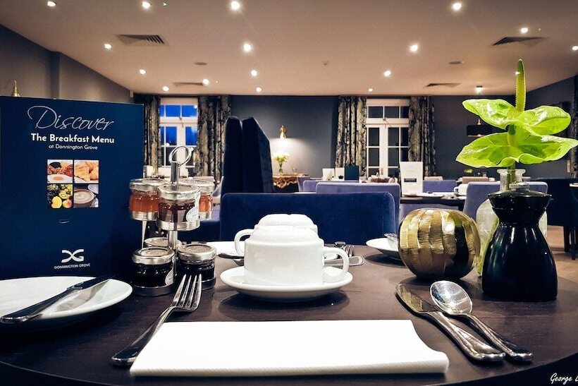 호텔 Donnington Grove Country Club