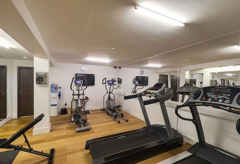 فندق Park Grand Heathrow