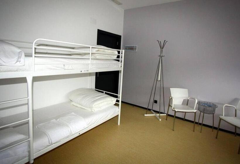 هاستل Vigo Beds & Rooms