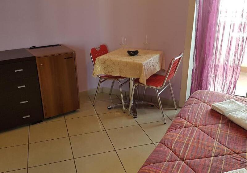 تختخواب و صبحانه Alenic