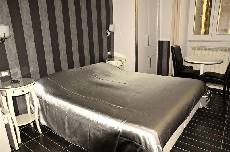 تختخواب و صبحانه Navona Nice Room