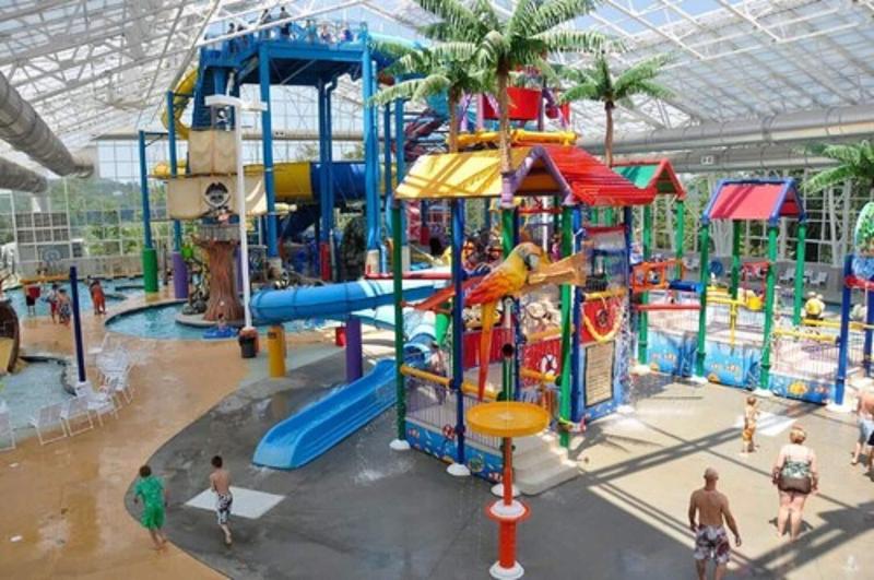 בית מלון כפרי Big Splash Adventure Indoor Water Park & Resort