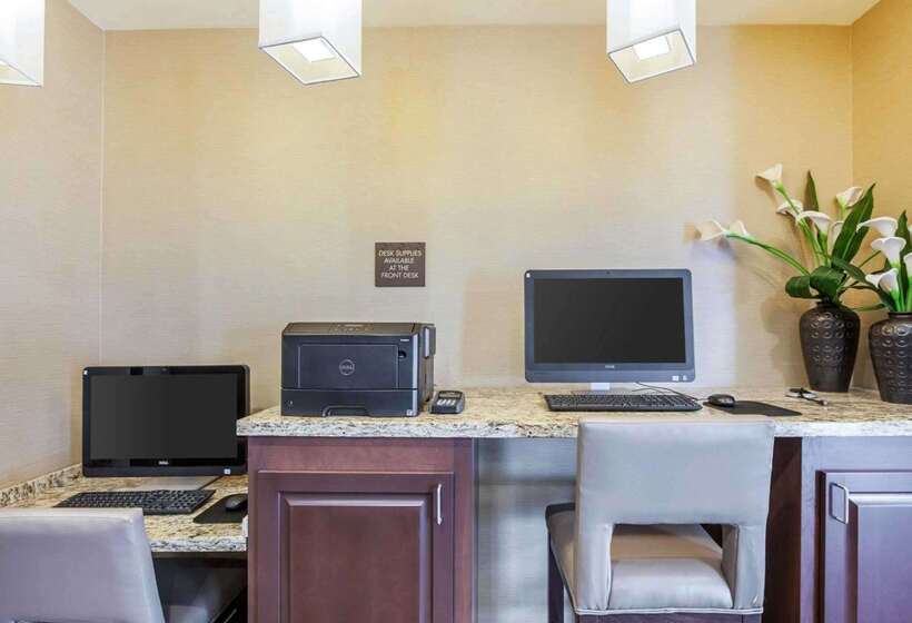 هتل Comfort Suites Marietta Parkersburg