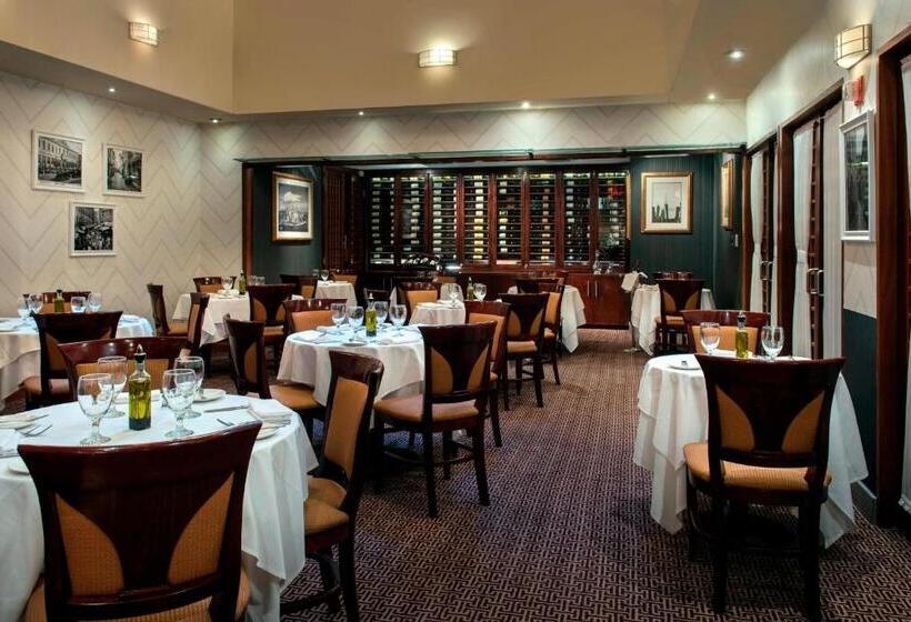 호텔 Four Points By Sheraton Manhattan Soho Village