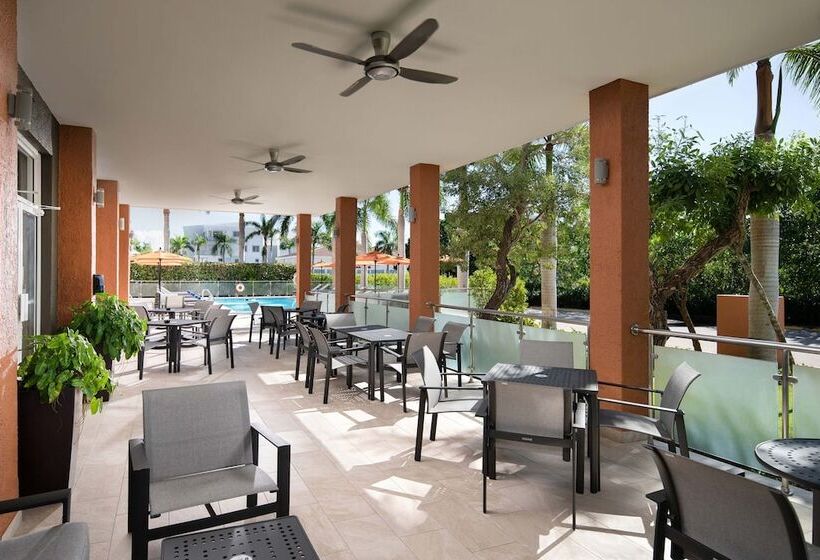 هتل Four Points By Sheraton