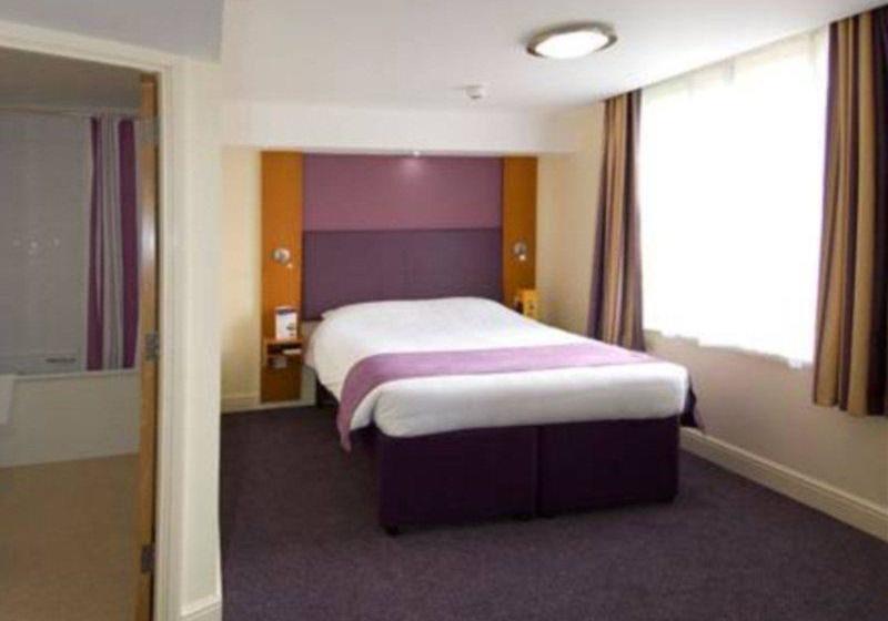 Fotos del hotel Premier Inn London Hanger Lane:  2