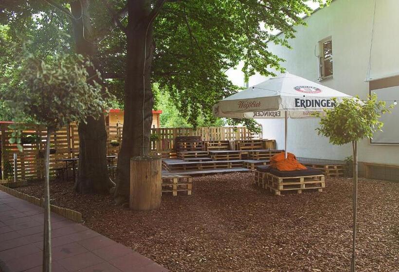 Курорт Easy Lodges Berlin