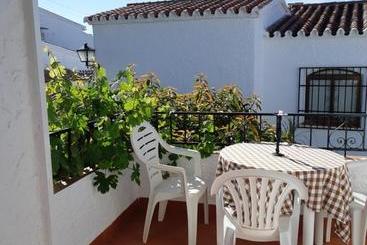 El Capistrano Nerja Guy P. Way