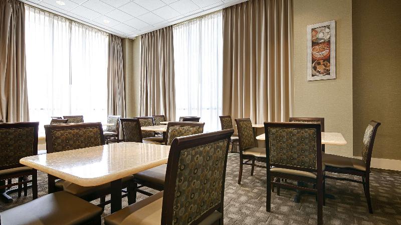 Отель Best Western Plus Philadelphia Airport South At Widener University