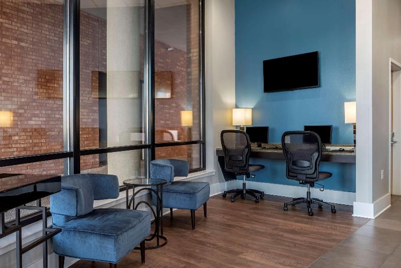 Отель Best Western Plus Philadelphia Airport South At Widener University