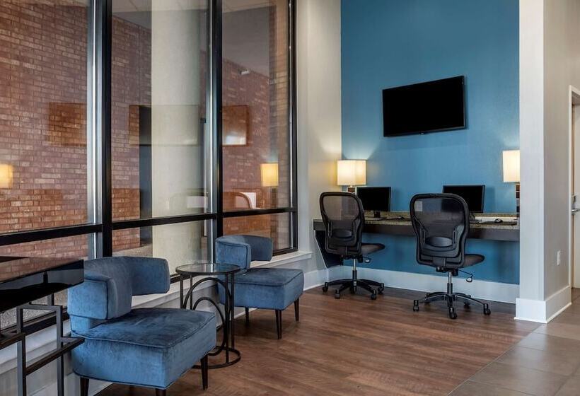 Отель Best Western Plus Philadelphia Airport South At Widener University