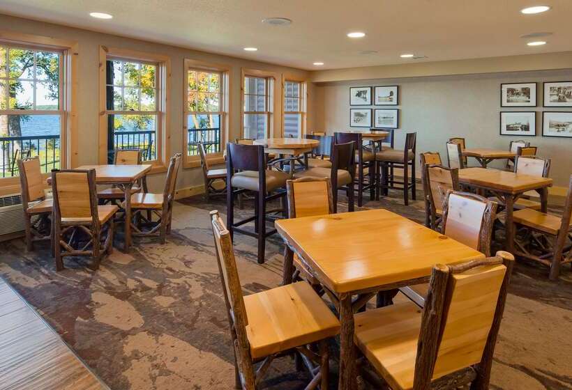 בית מלון כפרי Best Western Premier The Lodge On Lake Detroit