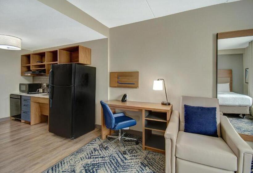 호텔 Candlewood Suites Columbia Fort Jackson, An Ihg