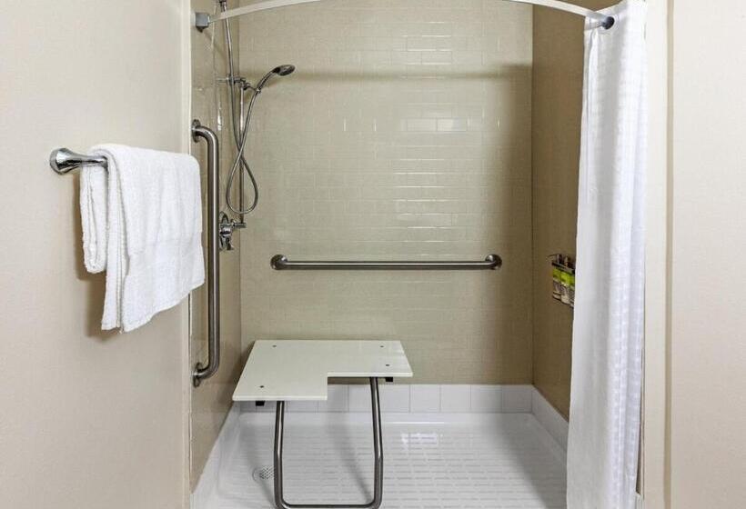 هتل Candlewood Suites Midland, An Ihg