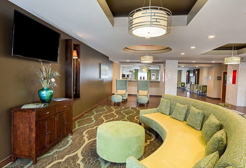 בית מלון כפרי Comfort Suites Near Tanger Outlet Mall