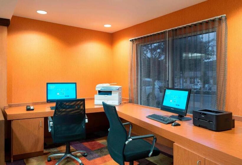 ホテル Fairfield Inn & Suites By Marriott State College