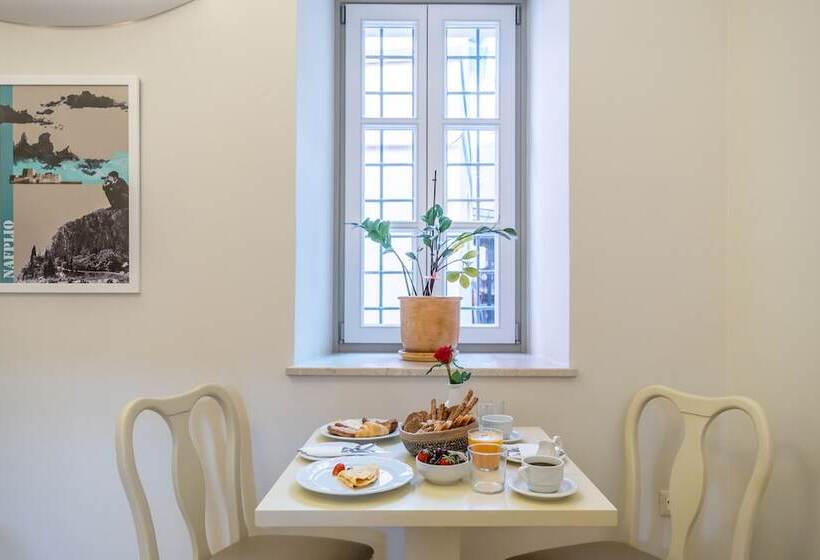 هتل Grand Sarai Nafplio