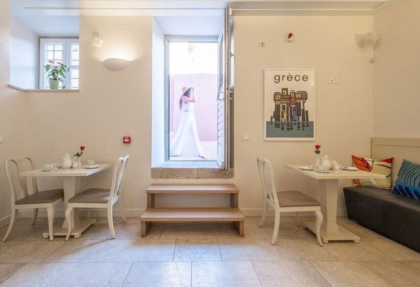 هتل Grand Sarai Nafplio