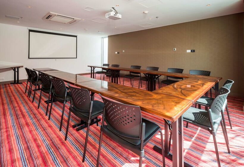 هتل Hampton By Hilton Cali, Colombia