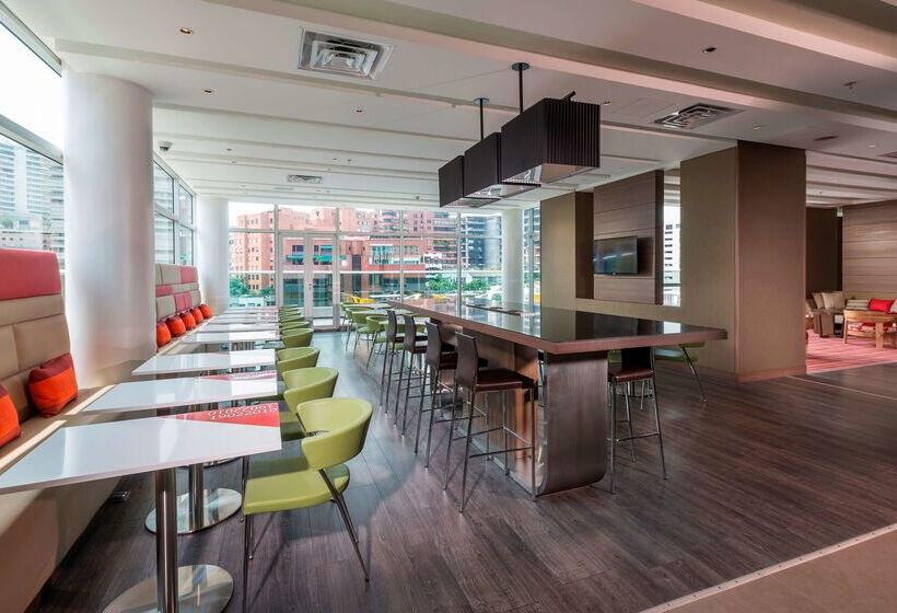هتل Hampton By Hilton Cali, Colombia