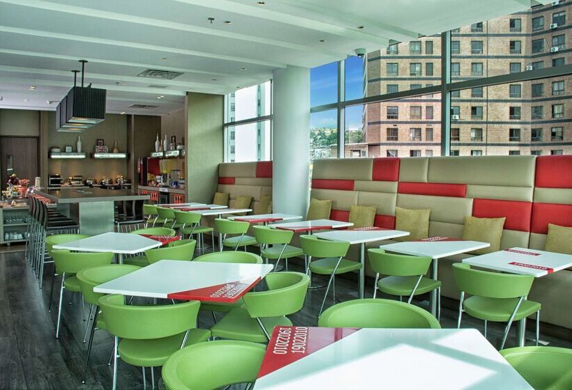 هتل Hampton By Hilton Cali, Colombia