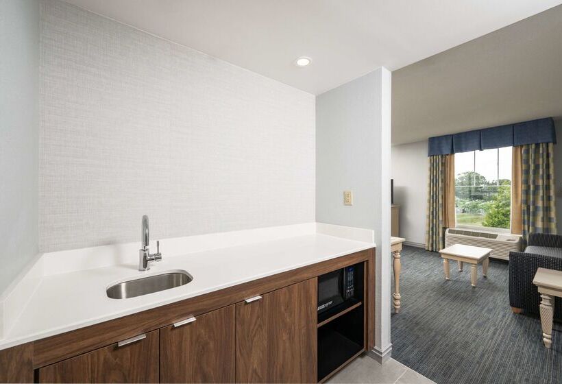 هتل Hampton Inn & Suites Cape Cod West Yarmouth