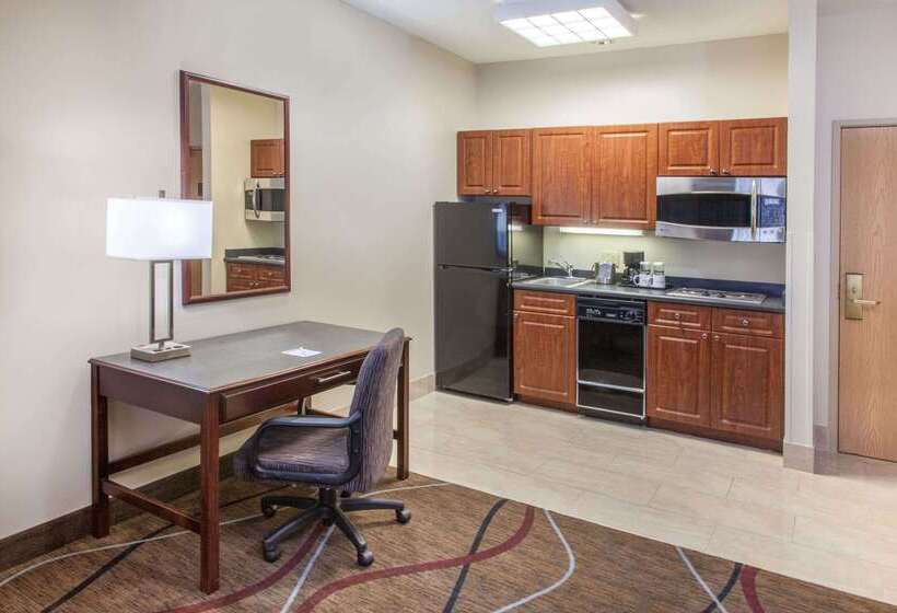 فندق Hawthorn Extended Stay By Wyndham Bloomington