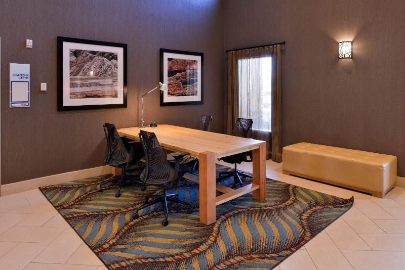 هتل Holiday Inn Express & Suites Page   Lake Powell Area, An Ihg