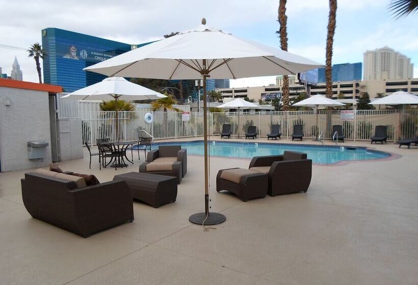هتل Howard Johnson By Wyndham Las Vegas Near The Strip