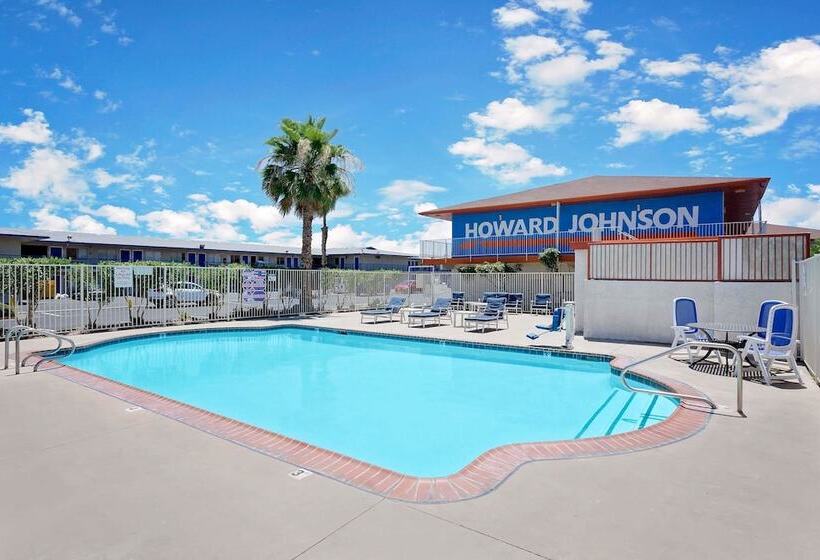 هتل Howard Johnson By Wyndham Las Vegas Near The Strip